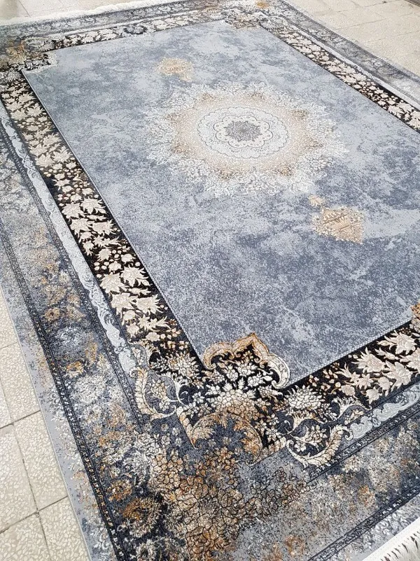 فرش 700 شانه طرح کهربا نقره ای