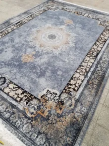 فرش 700 شانه طرح کهربا نقره ای