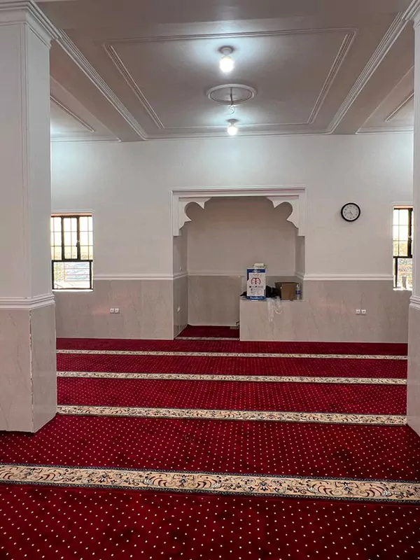 فرش سجاده ای 500 شانه تراکم 1000 مسجد فاطمه الزهرا شهرستان لارستان استان فارس