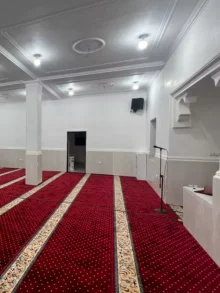 فرش سجاده ای 500 شانه تراکم 1000 مسجد فاطمه الزهرا شهرستان لارستان استان فارس